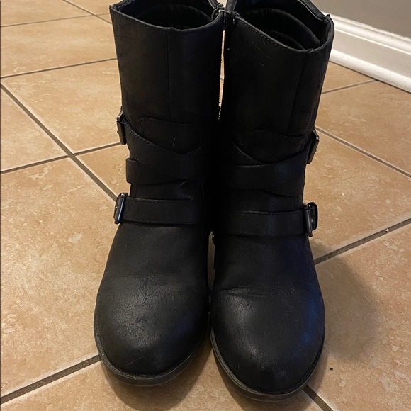 Black Boots - Picture 8 of 10